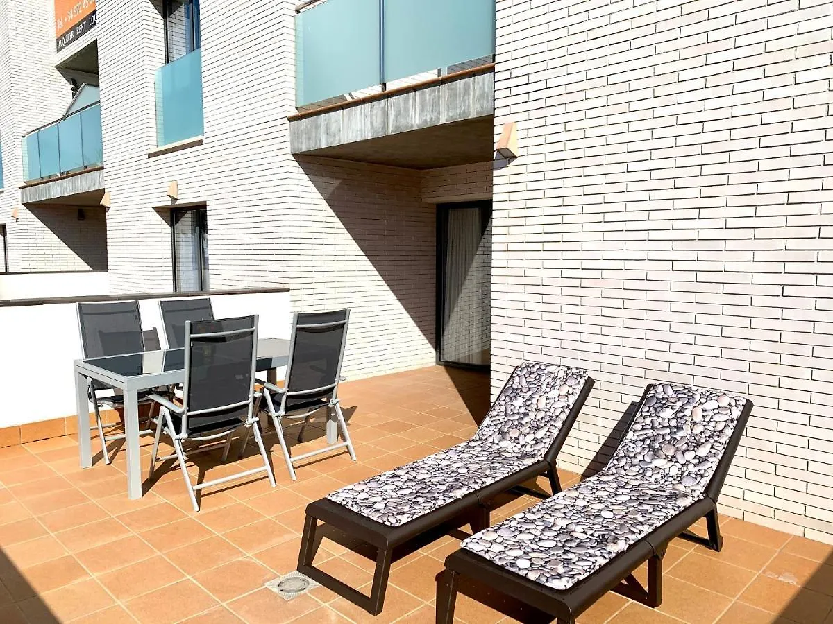 Edifici Violetta Apartment Empuriabrava Spain